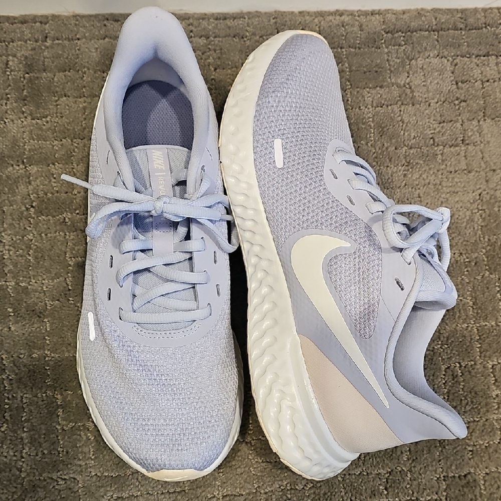 Nike Women's Lavender Athletic Shoes